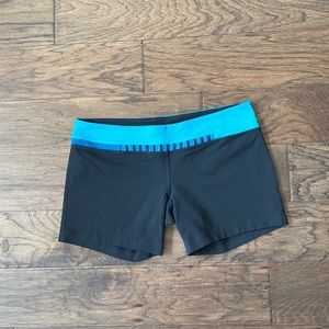 Size 10 Lululemon Groove Short Black
